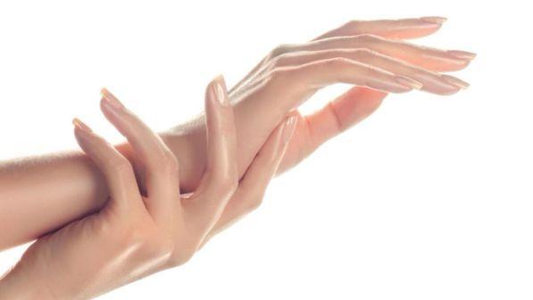 Freddo, freddissimo: ecco come proteggere le nostre mani