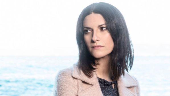 Laura Pausini: "Ora che sono meno fragile invito tutti a essere più coraggiosi"