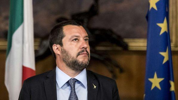 Salvini a Juncker: "Basta insulti, l'Italia è un Paese sovrano"