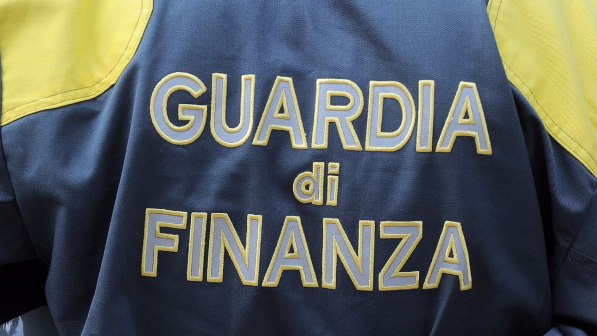 Trieste, finti finanzieri rapinavano imprenditori: tre arresti