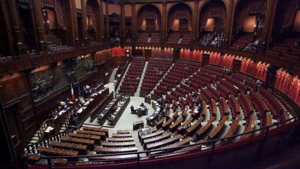Dalle adozioni al testamento biologico, tutte le proposte di legge "in ostaggio" del Parlamento