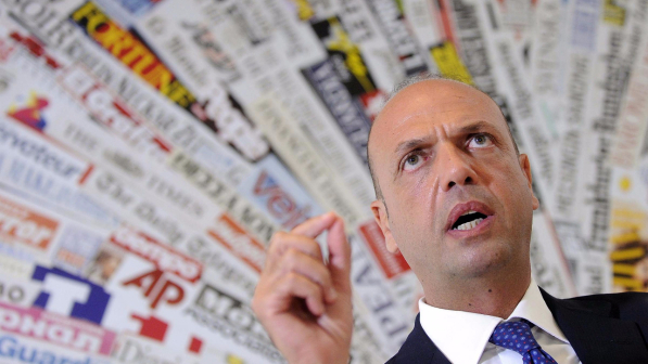 Terrorismo, Alfano: "Espulso tunisino, quest'anno via in 45"