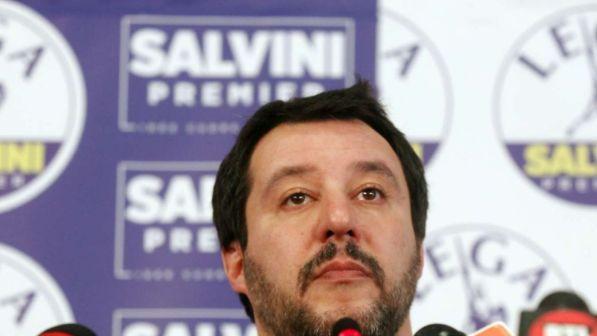 Governo, Salvini: "Il M5s amoreggia col Pd? Non rispetta il voto"