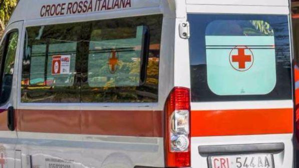 Fa esplodere bombolette gas davanti a Curia di Avellino, 3 feriti
