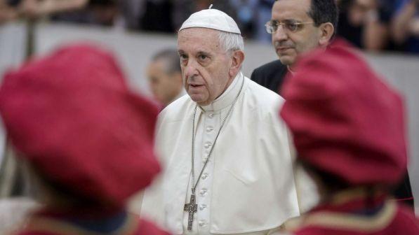 Papa pubblica Motu Proprio: "I vescovi devono dimettersi a 75 anni"