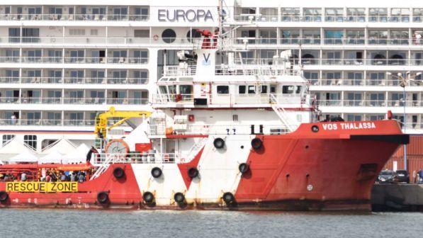 Aggressione a bordo della Vos Thalassa, indagati due profughi