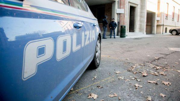 Bari, violenta per anni le figlie minori della compagna: arrestato
