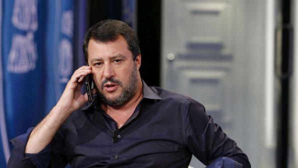 Migranti, Salvini: "Forze dell'ordine pronte a intervenire"