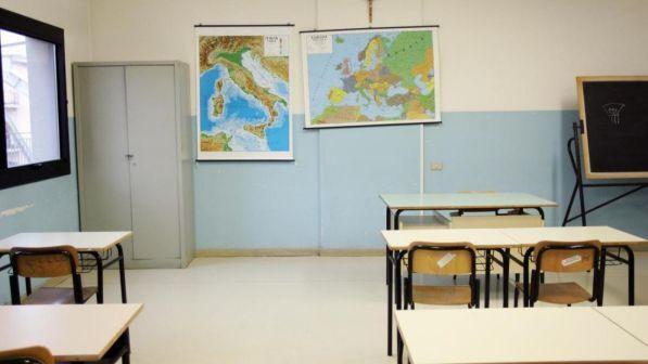 "Alza la gonna a mia figlia", i genitori si presentano a scuola con un avvocato: nel mirino un bimbo di 7 anni
