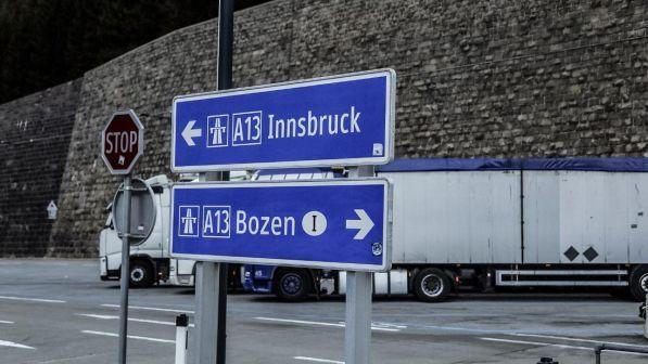Brennero, l'Austria blocca i Tir per cinque festivi e "ponti"