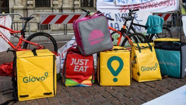 Lavoro, giudice di Milano: "Il rider non è un lavoratore subordinato"