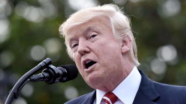 Usa, Trump attacca leader repubblicani in Senato sull'Obamacare
