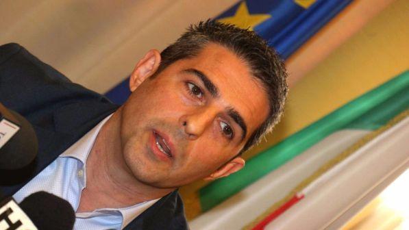 Dopo il sindaco Pizzarotti anche i consiglieri di maggioranza via da M5s: nasce "Effetto Parma"