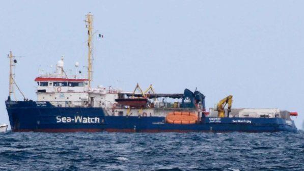 Sea Watch, Salvini: "Non entrano, possono stare lì fino a Natale"