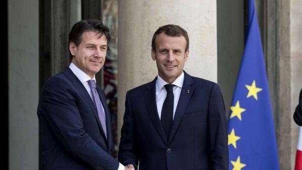 Conte risponde a Macron: "La valutazione del leader spetta al popolo"
