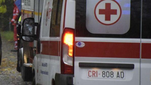 Grosseto, un'auto sbanda e si ribalta: gravi padre e figlia 13enne