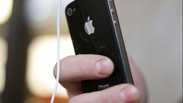 Cina, vende un rene per comprarsi iPhone e iPad: giovane rimane invalido