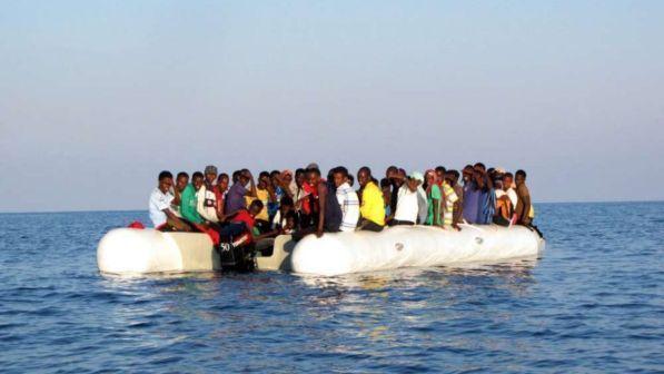 Merkel: "E' un imperativo umanitario salvare i migranti in mare"