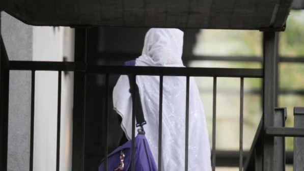 Rientrata in Italia la donna trattenuta in Pakistan | Il fratello: "E' stata lei a volerci andare"
