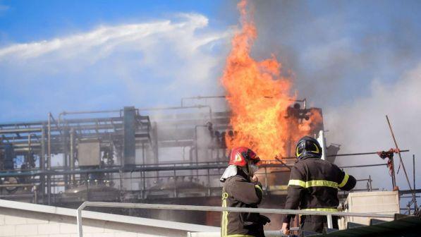 Esplosione in azienda nel Comasco, sindaco:no rischi per popolazione