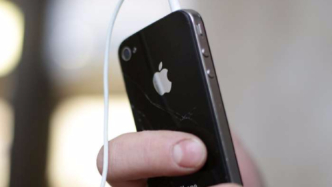 Apple, giudice di New York: "Governo non può pretendere sblocco iPhone"