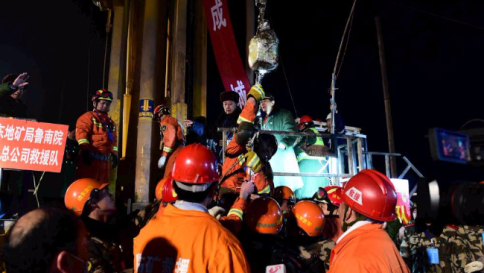 Cina, fuga gas in miniera: 12 morti