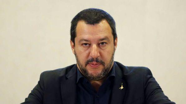 Salvini a Macron: "Si occupi dei francesi, ha i sondaggi al minimo"