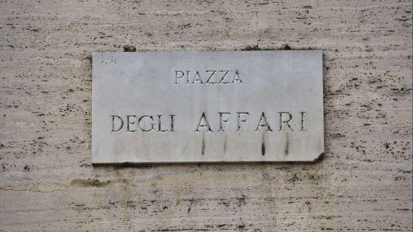 Borsa, Piazza Affari chiude in forte calo: Ftse Mib a -1,37%
