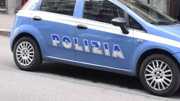 Varese, botte e insulti alla figlia disabile: madre arrestata