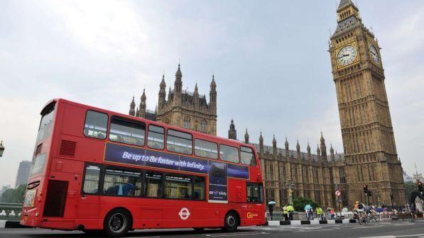 Brexit, firmata legge che cancella adozione delle norme Ue a Londra