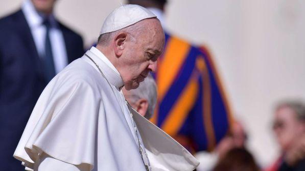 Papa Francesco: "E' sbagliato vietare il battesimo ai figli dei divorziati"