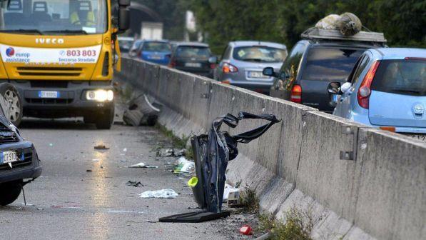 Weekend di sangue sulle strade italiane: sette morti in due gravi incidenti