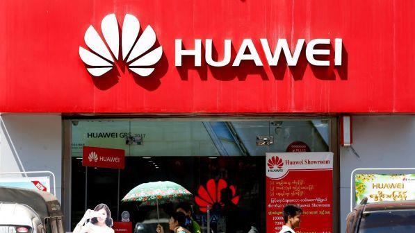 Giappone conferma l'esclusione del colosso Huawei da appalti
