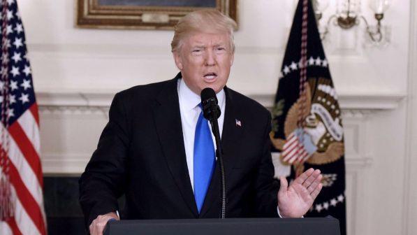 Trump avverte procuratore Russiagate: "Non superi la linea rossa"