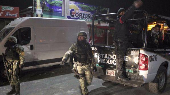 Messico, proteste contro aumento del diesel: feriti sette agenti