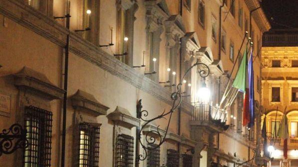 Def:il governo pensa di tagliare i debiti fiscali anche alle imprese