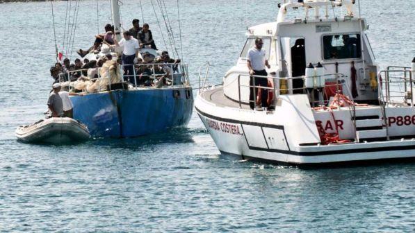 Migranti, bloccato barchino con 13 algerini nel Sulcis
