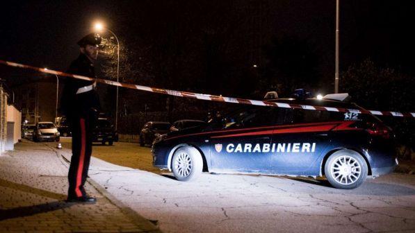Milano, spari all'interno di un bar: uomo ferito alla gamba