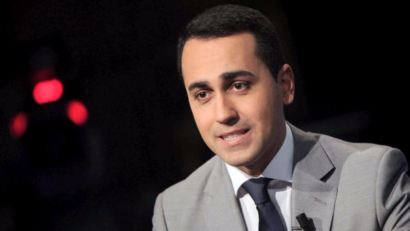 "Lobby del cancro", bufera su Luigi Di Maio che poi si scusa: "Strumentalizzate le mie parole"