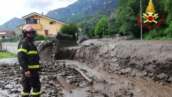 Maltempo, frana Val Susa: notte fuori casa per i 120 sfollati
