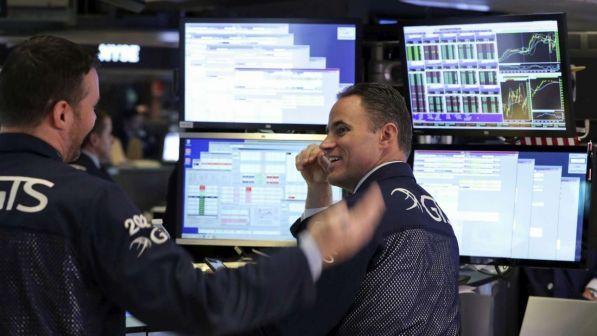 Wall Street chiude in altalena: Dow Jones -0,18%, Nasdaq +0,22%