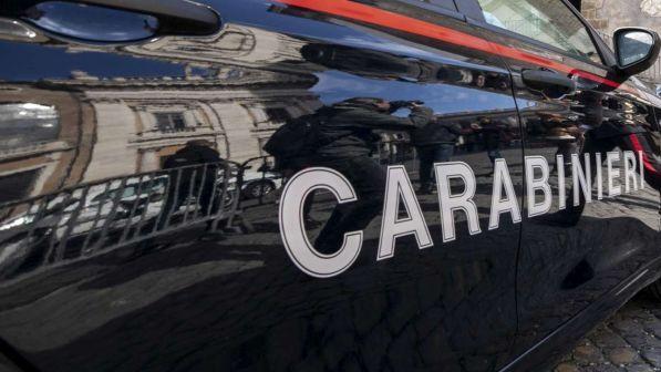 Firenze, picchia la compagna davanti alla figlia 13enne: arrestato