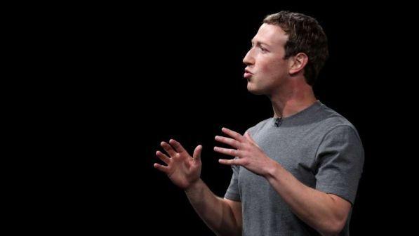 Facebook, Mark Zuckerberg: "Sono responsabile di quanto successo"