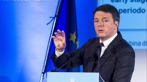 Renzi: "Crescita del Pil è ripartita, ma il freno a mano resta tirato". Sul referendum: "Sì, ho sbagliato"