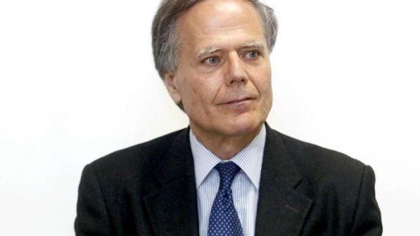 Doppio passaporto Alto Adige, ministro Moavero cancella viaggio in Austria