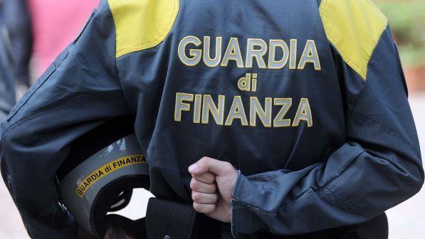 Corruzione a Firenze: 3 arresti, interdetto un funzionario pubblico