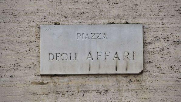 Borsa, Piazza Affari chiude in flessione: -0,88%