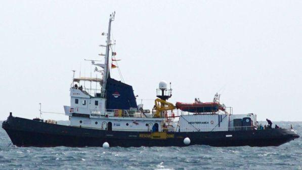 Migranti, la guardia di finanza sequestra la Mare Jonio