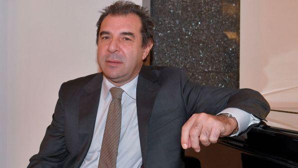 Il maestro Daniele Gatti annulla una serie di impegni per accertamenti clinici