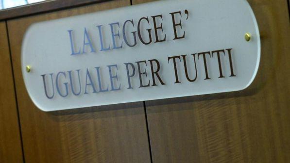 Corruzione, arrestato un giudice del Tribunale di Napoli